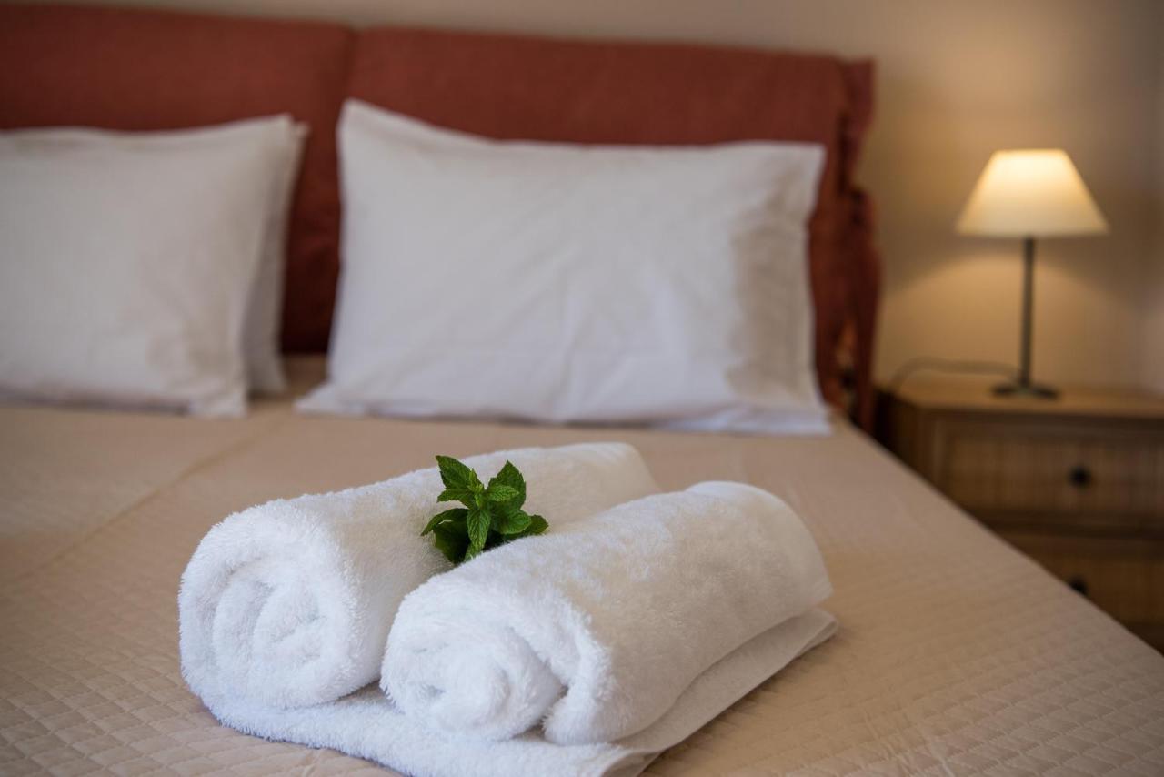 Akrotiri Sea View Suites Eksteriør billede